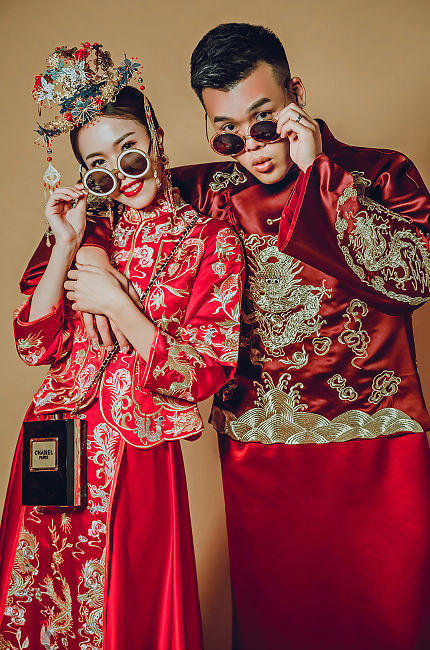 #孕婦寫真  #全家福照 #寶寶寫真  #親子寫真 #兒童寫真，全家福照是一家人的快樂見證，而親子寫真則是父母與孩子深深的愛的表現。讓我們的專業攝影服務，將這些幸福瞬間定格為永恆。